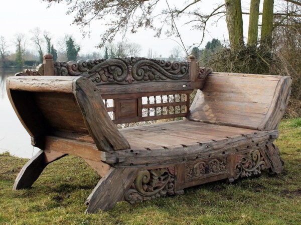 Mẫu bàn ghế gỗ ngoài trời thiết kế ấn tượng