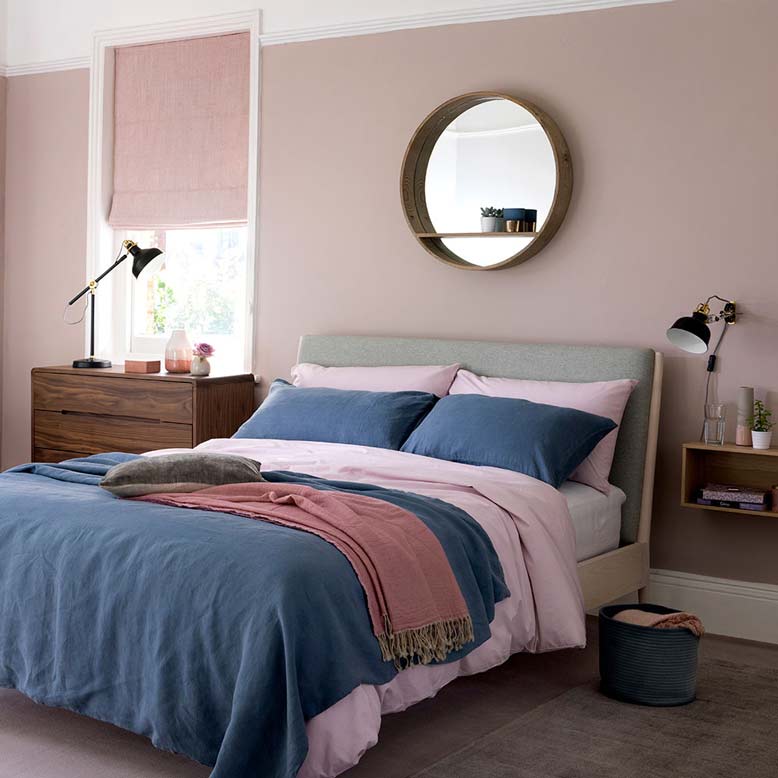 Phòng ngủ màu hồng – xanh nổi bật